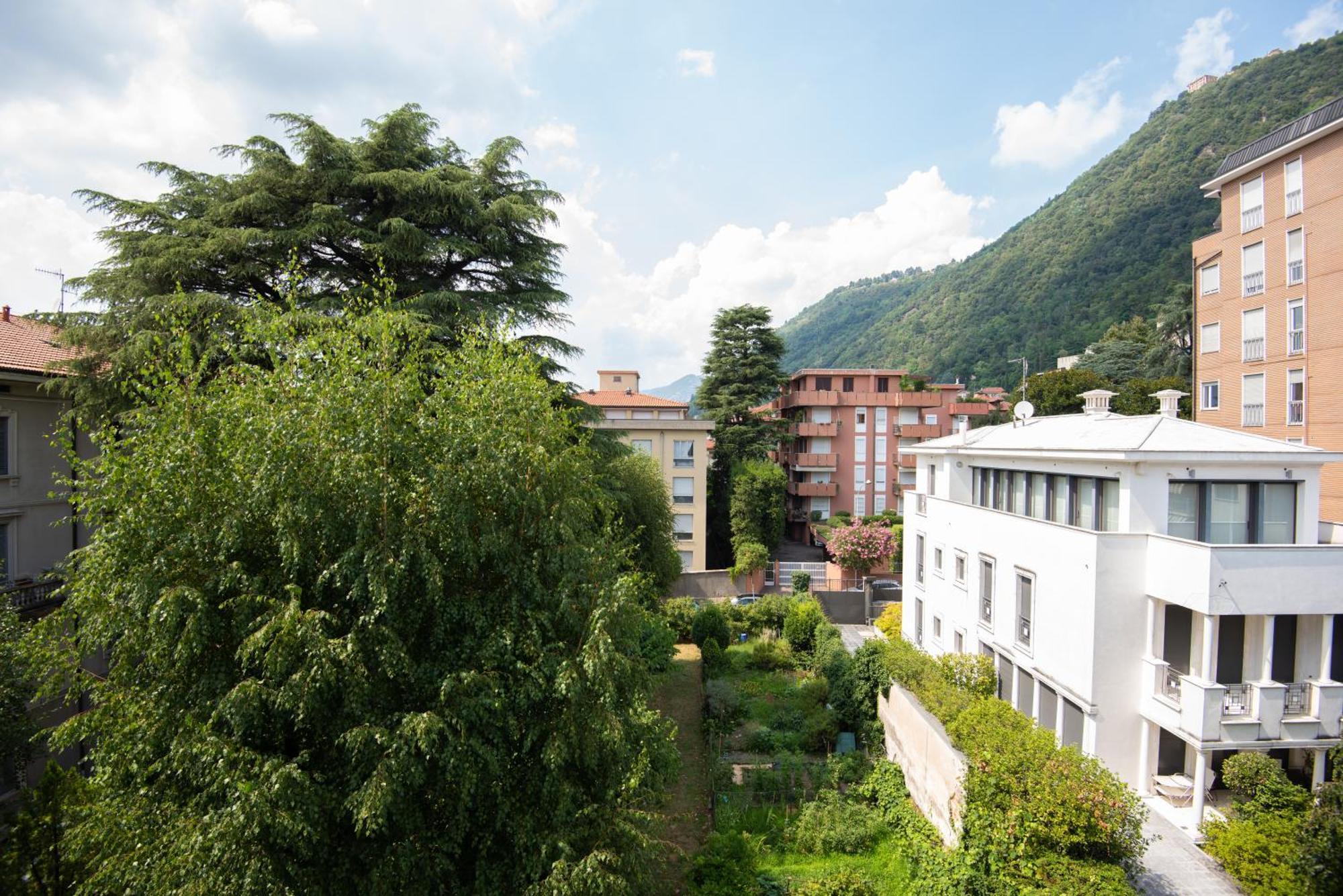 West Park Suite With Parking By Holiday Solutions Côme Esterno foto